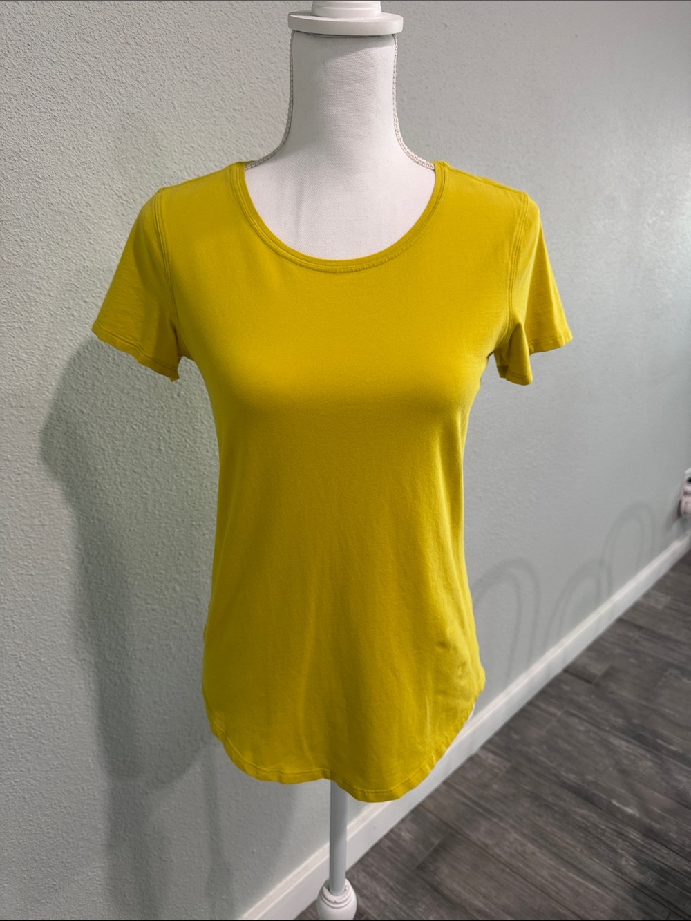 lululemon athletica Slim Scoop Neck Short Sleeve Tee in Yellow